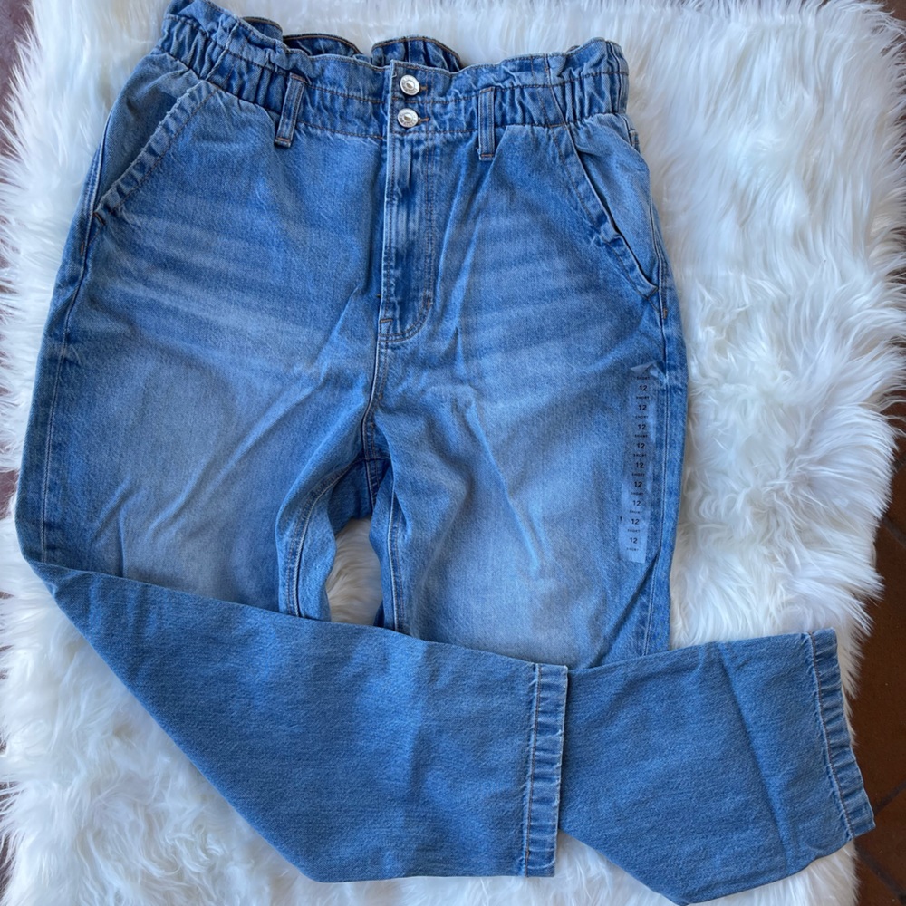 NEW American Eagle Hi-Rise Mom Jeans (Size 12Short)